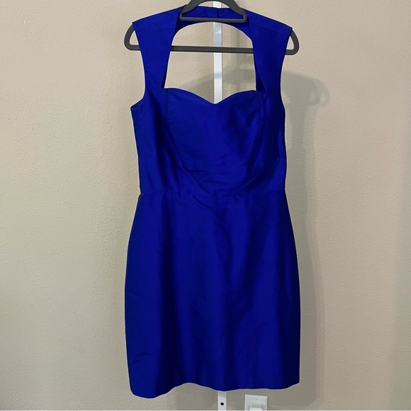 Elegant Blue Silk Sleeveless Dress - Picture 1 of 7